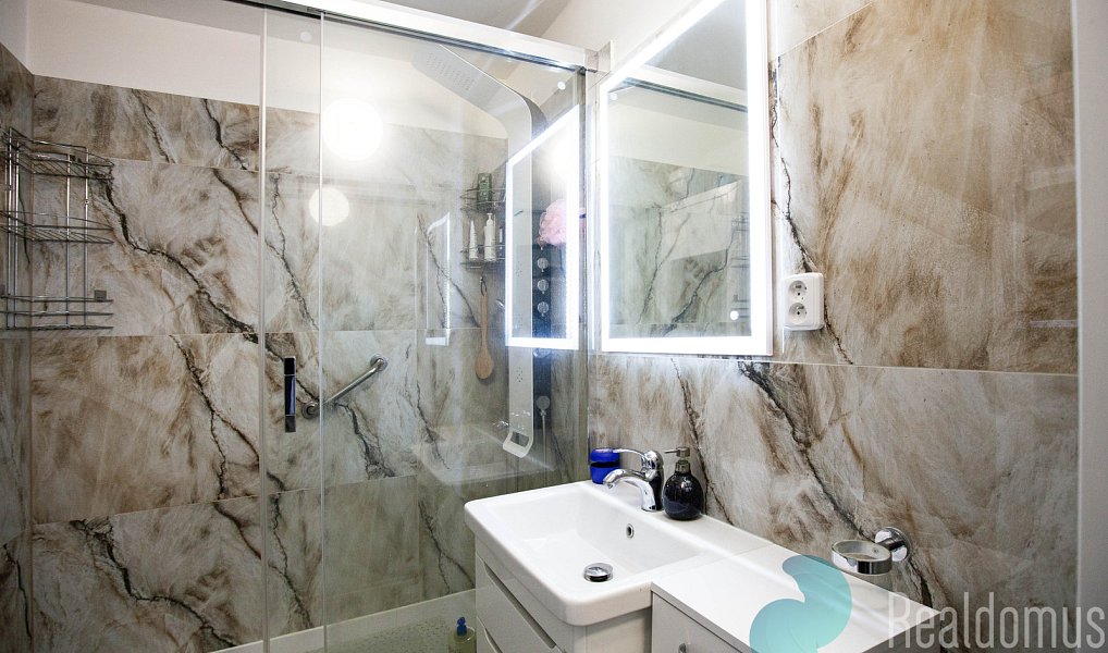 Prodej bytu 2+1 75 m², Karlovy Vary – náhled fotky 10