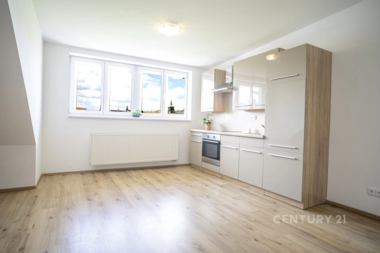 Pronájem bytu 3+kk 74 m²