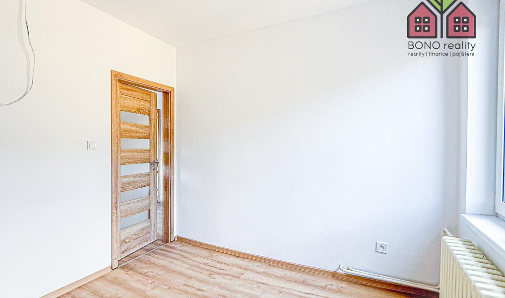 Pronájem bytu 3+1 69 m², Trmice – náhled fotky 12