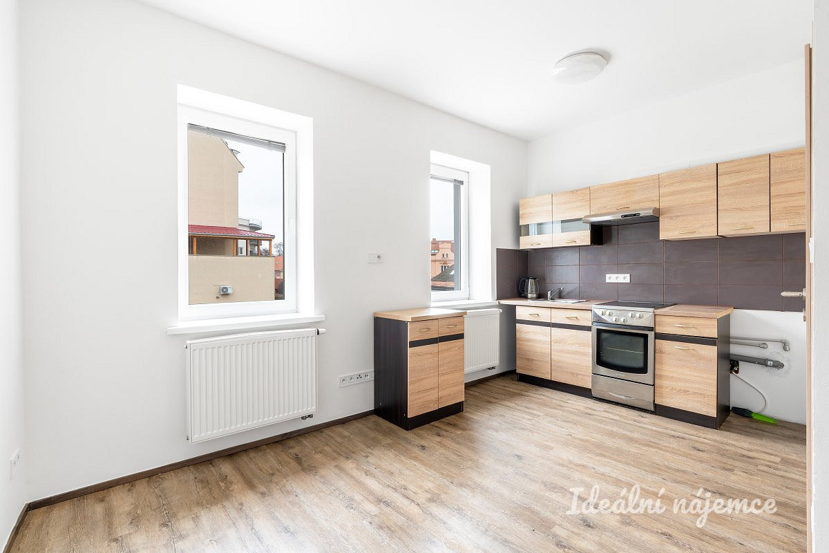Pronájem bytu 1+kk 24 m² – pohled 2