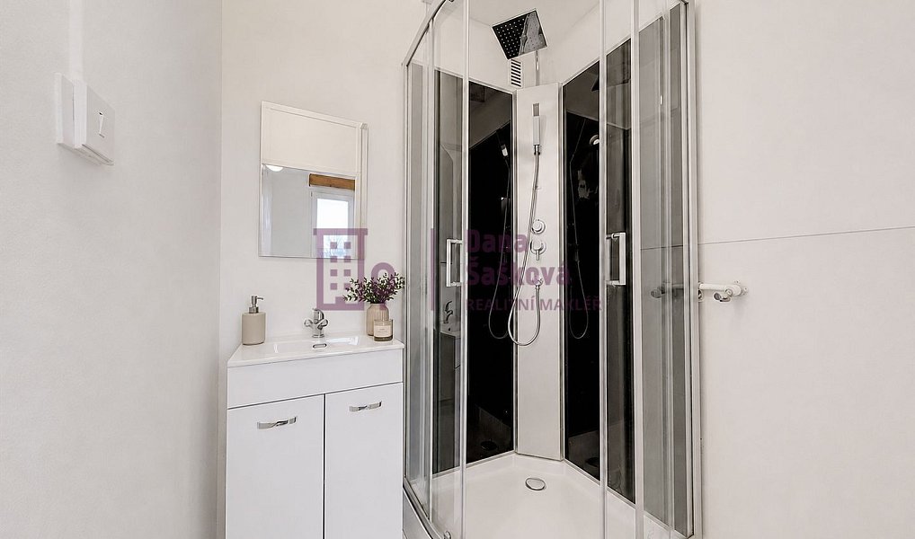 Pronájem bytu 3+1 87 m², Jindřichův Hradec – náhled fotky 4
