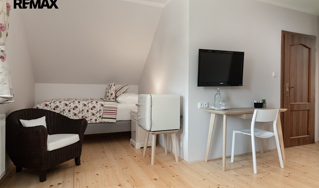 Prodej ubytovacího objektu 470 m², Závada – náhled fotky 19