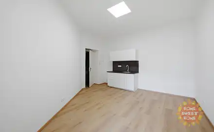 Pronájem kanceláře 17 m², Janáčkovo nábřeží, Praha 5 - Smíchov