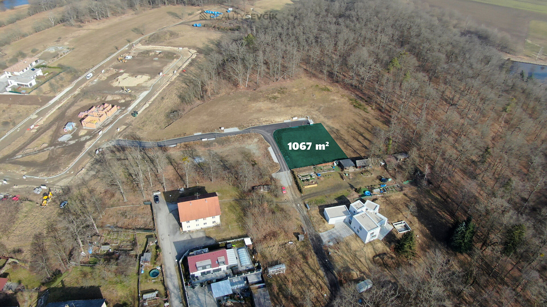 Prodej stavebního pozemku 1 067 m² – fotografie 3