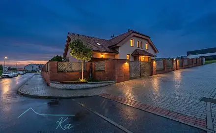 Prodej domu 392 m² s pozemkem 973 m², Liliová, Hostivice, okres Praha-západ