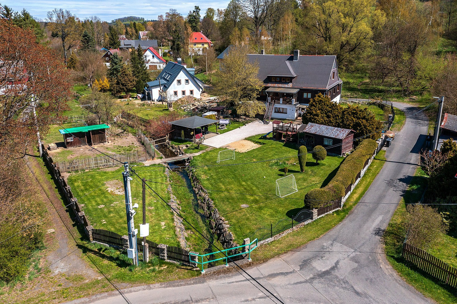 Prodej domu 380 m² s pozemkem 1 881 m²