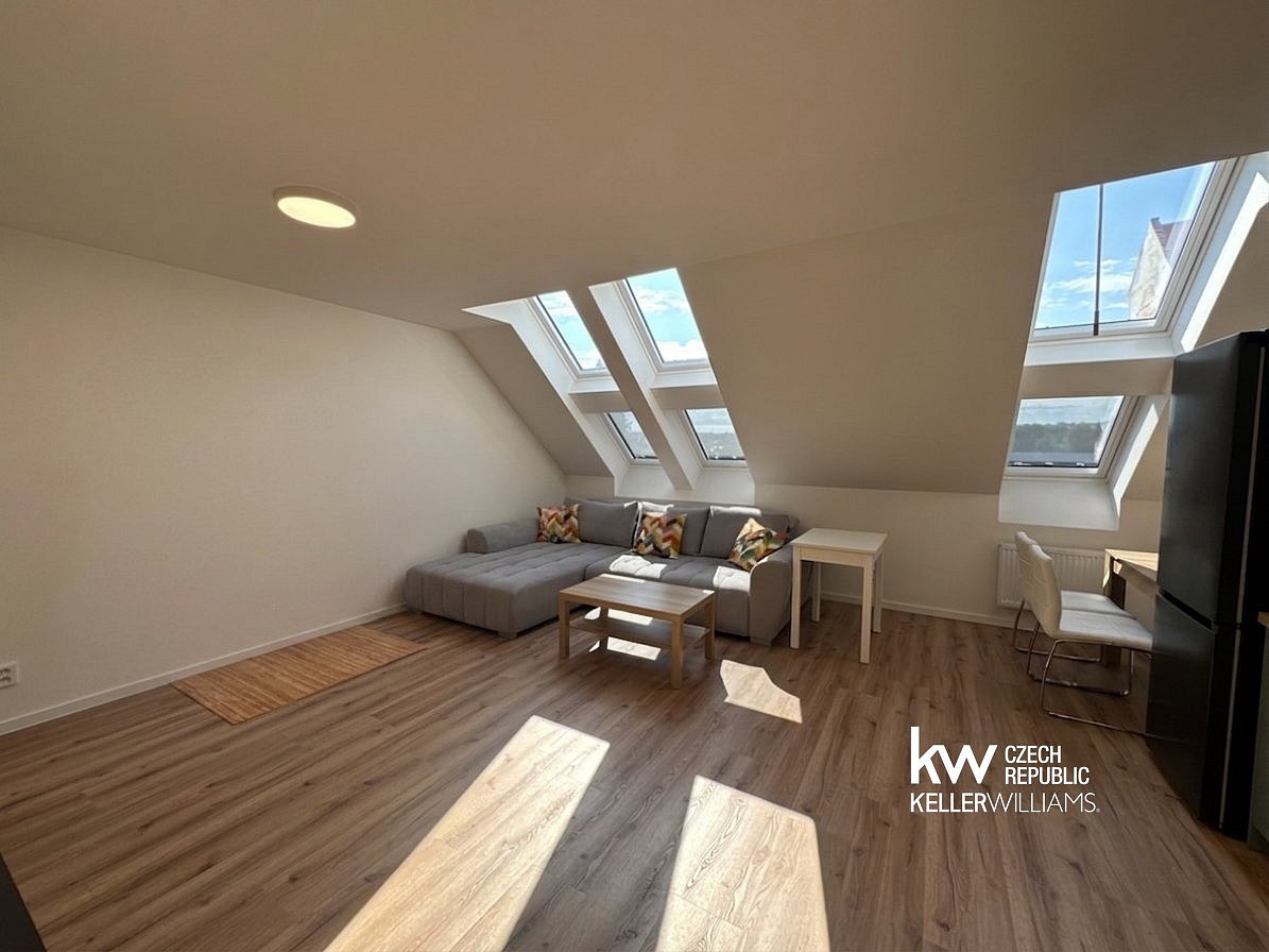 Pronájem bytu 2+kk 65 m² – fotografie 4