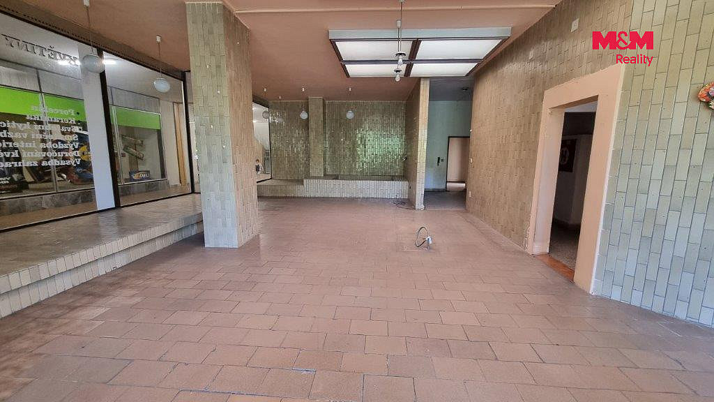 Pronájem obchodních prostor 214 m² – fotografie 2