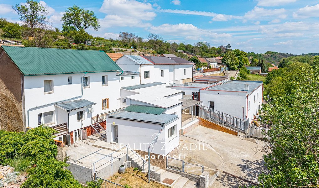Prodej výrobních prostor 940 m², Koleč – náhled fotky 3