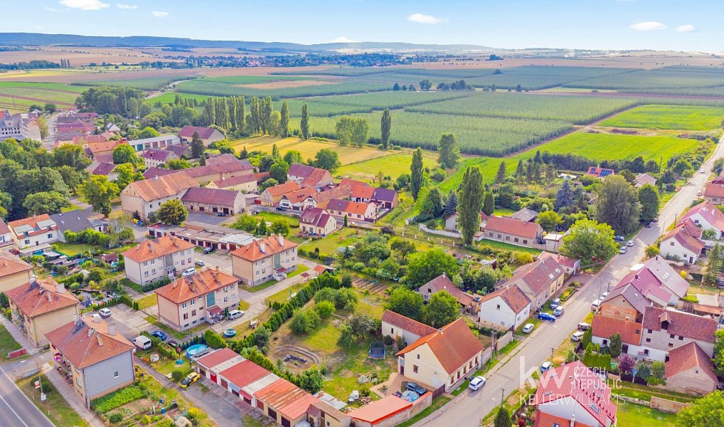 Prodej domu 181 m² s pozemkem 1 485 m², Kněževes – náhled fotky 17