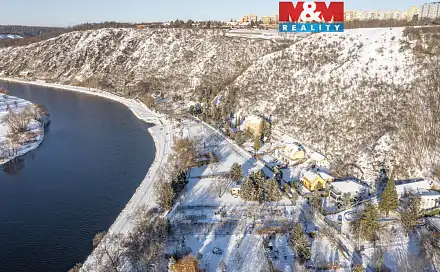 Prodej komerčního pozemku 1 770 m², Praha 7 - Troja