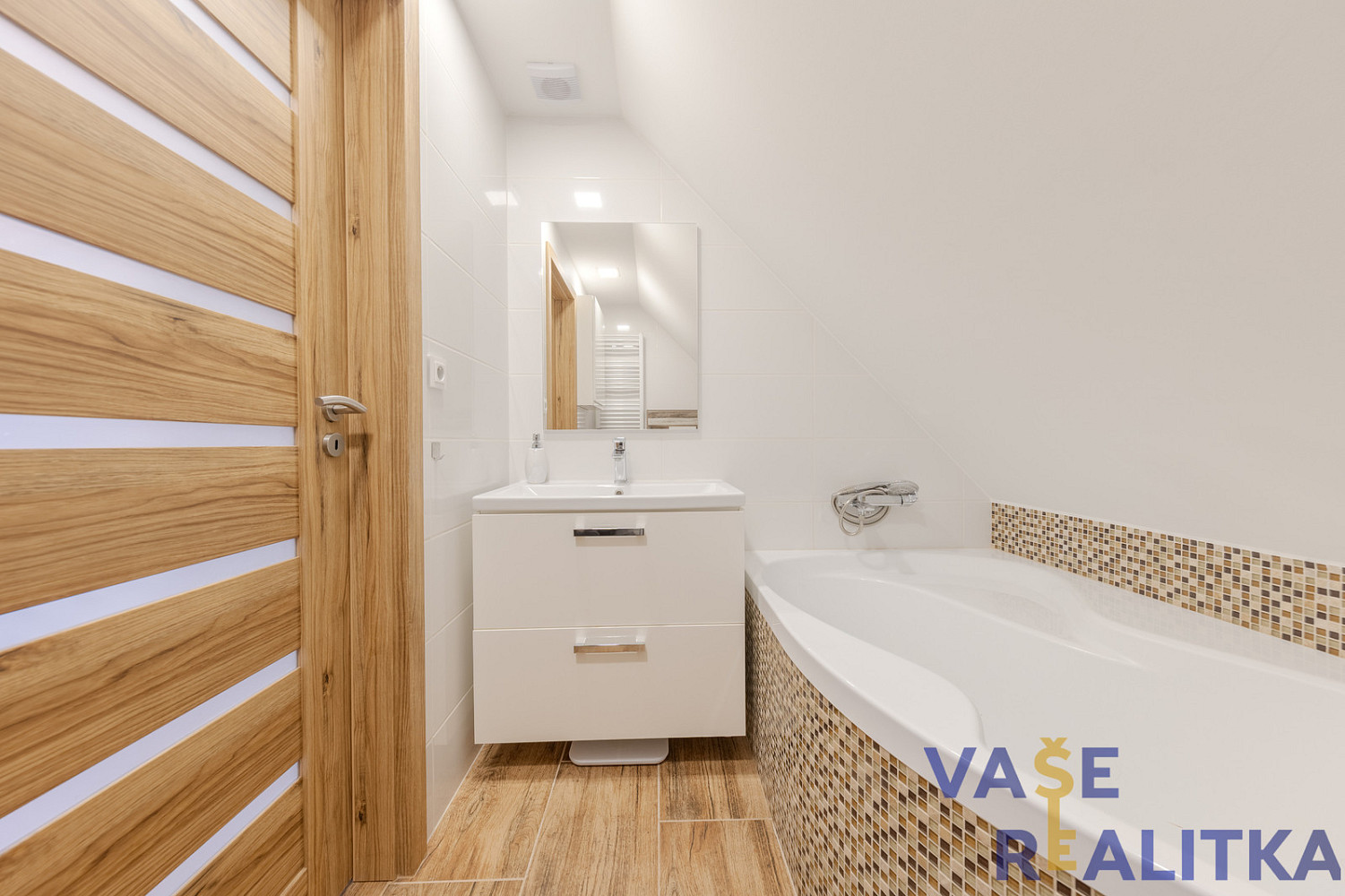 Prodej domu 200 m² s pozemkem 525 m² – fotografie 3