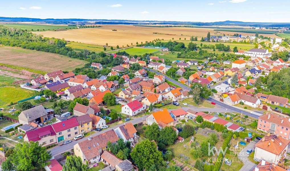 Prodej stavebního pozemku 1 485 m², Kněževes – náhled fotky 20