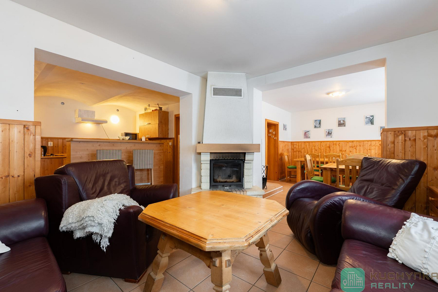 Prodej domu 207 m² s pozemkem 634 m² – fotografie 2