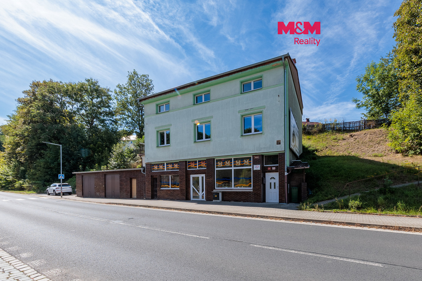 Prodej domu 300 m² s pozemkem 384 m²