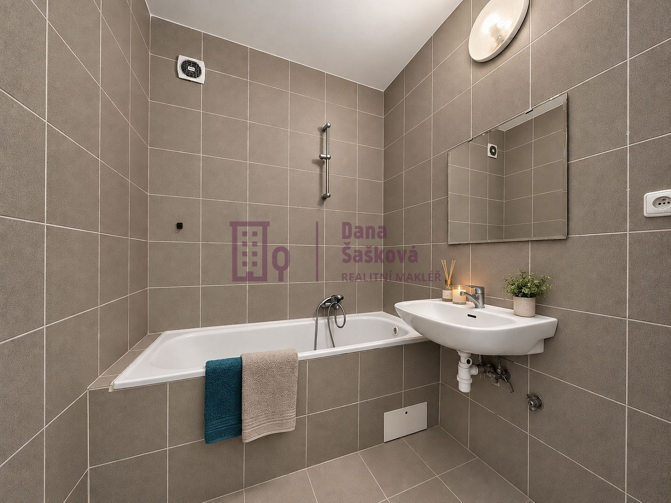 Pronájem bytu 3+kk 78 m² – fotografie 3