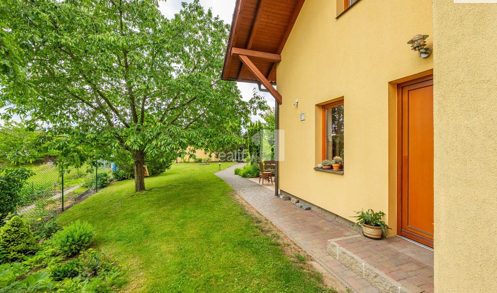 Prodej domu 200 m² s pozemkem 1 008 m², Kamenice – náhled fotky 41