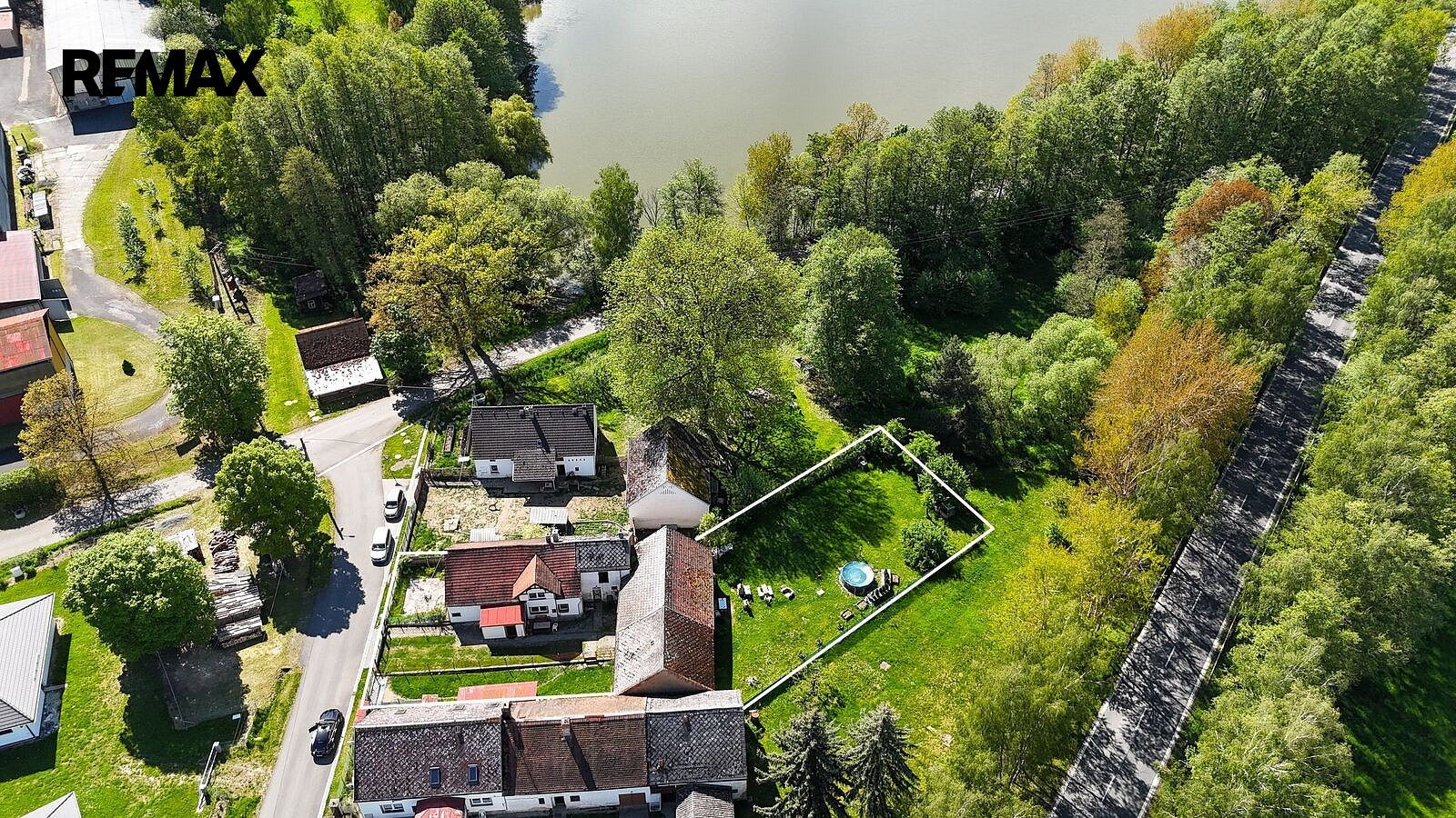 Prodej domu 203 m² s pozemkem 1 428 m² – fotografie 2
