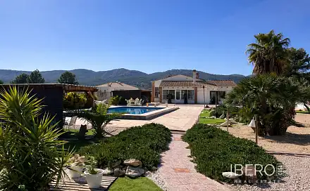 Prodej domu 400 m² s pozemkem 2 000 m², Castalla, Španělsko