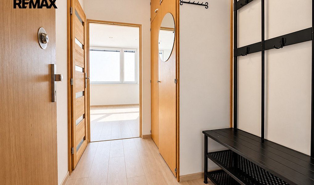 Pronájem bytu 1+kk 34 m², Praha – náhled fotky 9