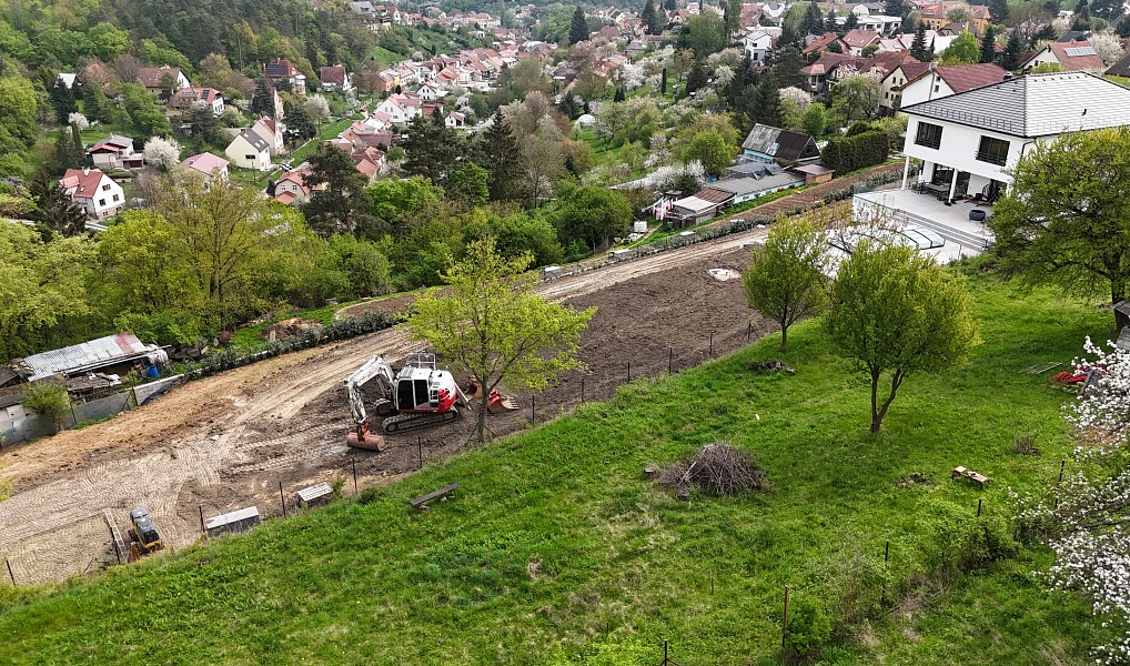 Prodej stavebního pozemku 1 655 m², Bílovice nad Svitavou – náhled fotky 3