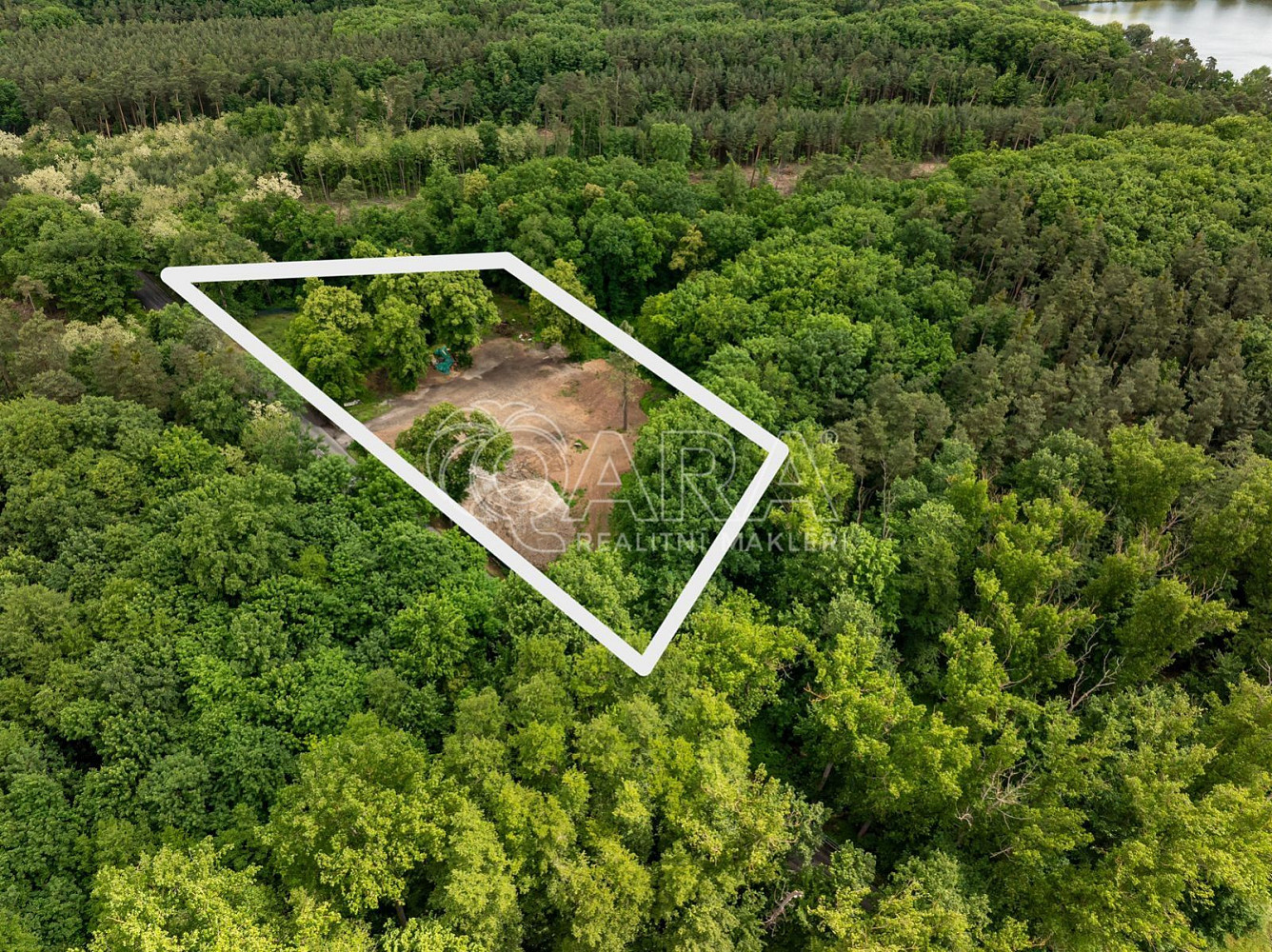Prodej stavebního pozemku 6 090 m² – fotografie 3