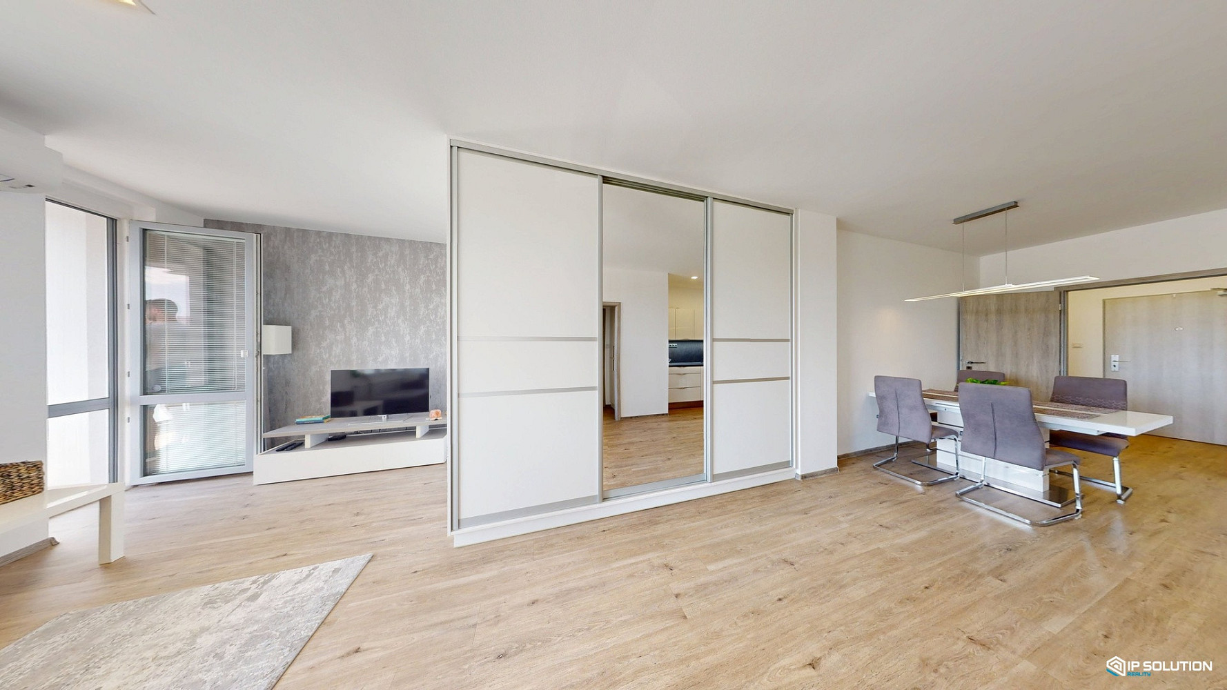 Pronájem bytu 2+kk 65 m² — photo 2
