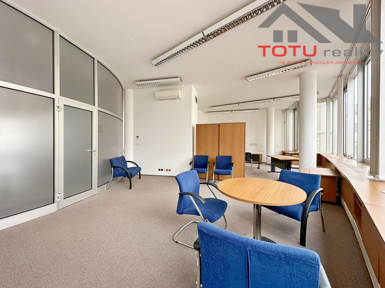 Pronájem kanceláře 71 m² – fotografie 5