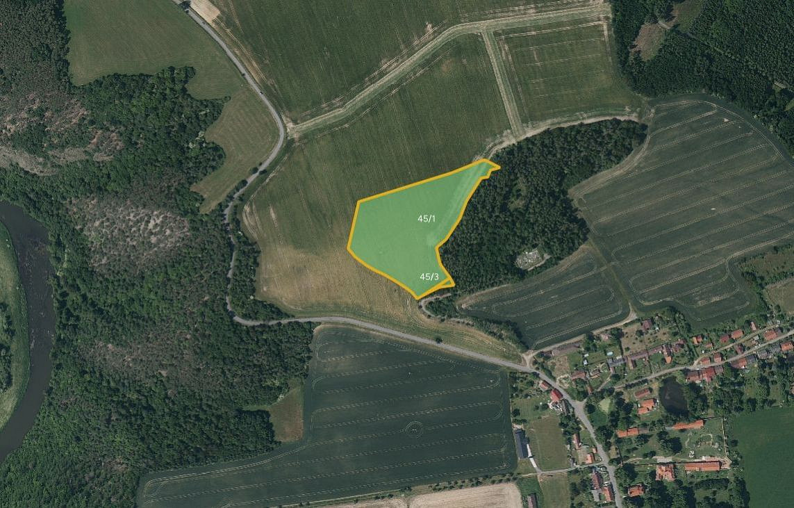 Prodej pole 21 457 m²