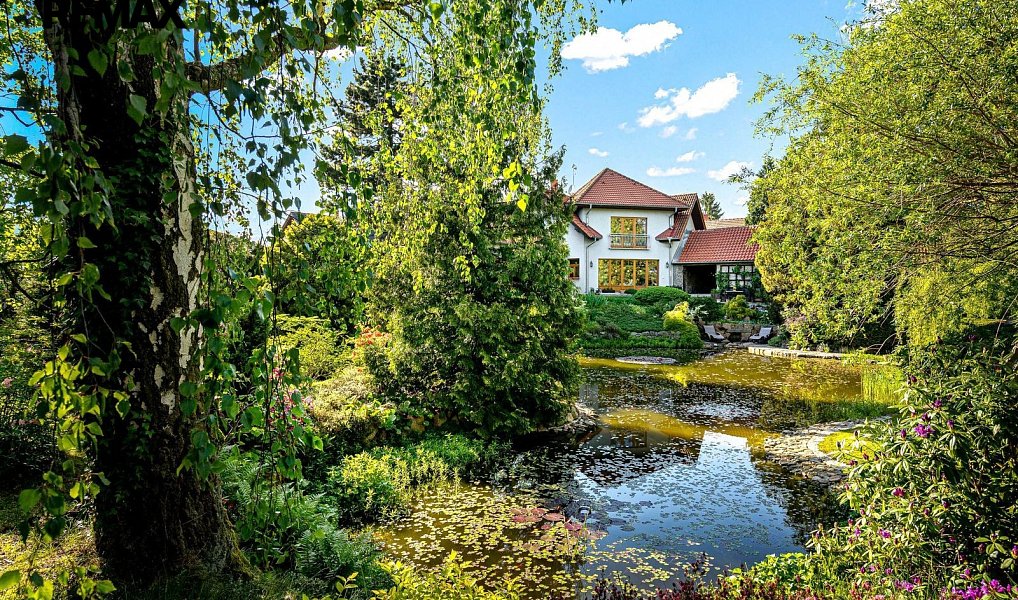 Prodej domu 277 m² s pozemkem 3 435 m², Sulice – náhled fotky 9