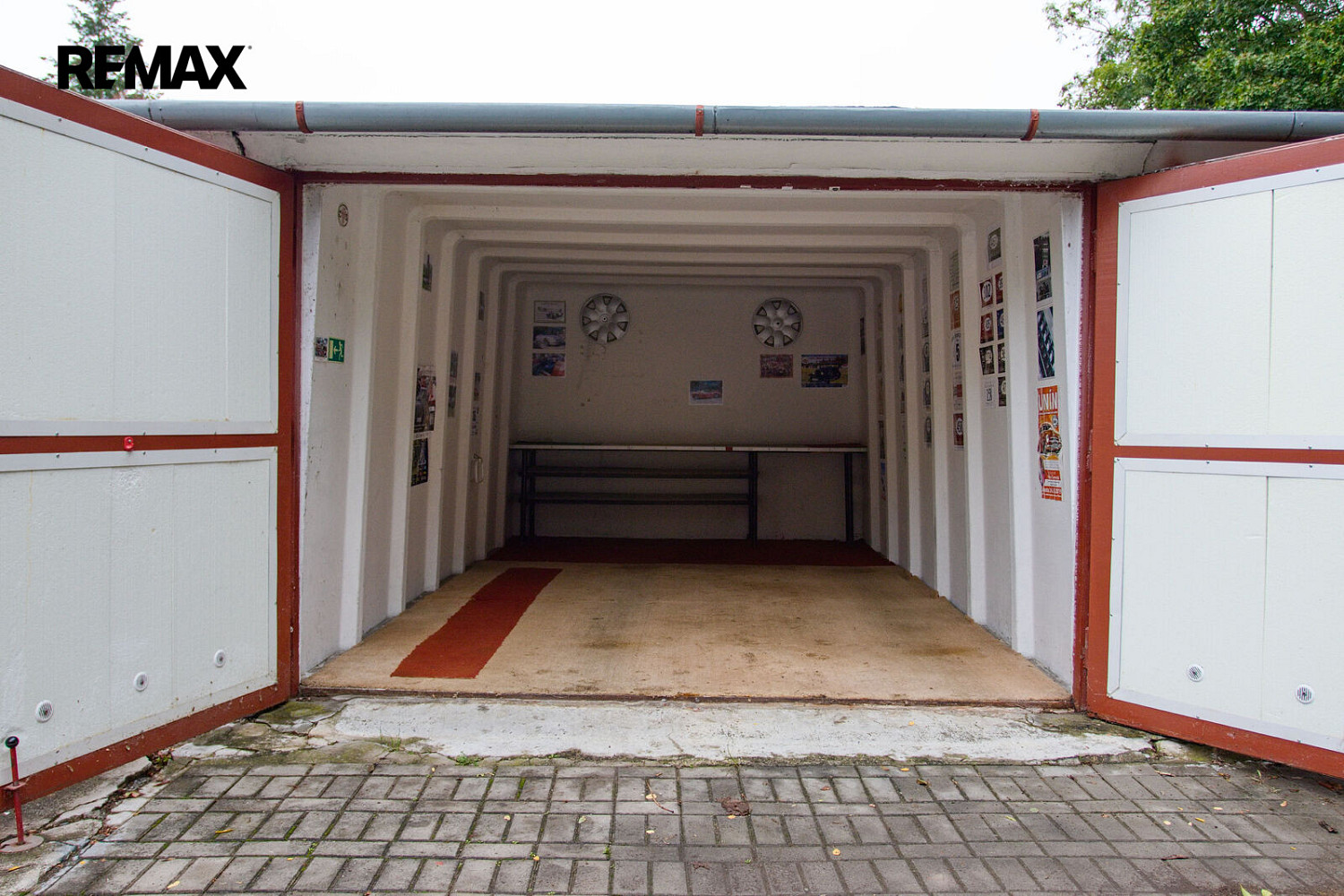 Prodej garáže 16 m2 Brno-Lesná