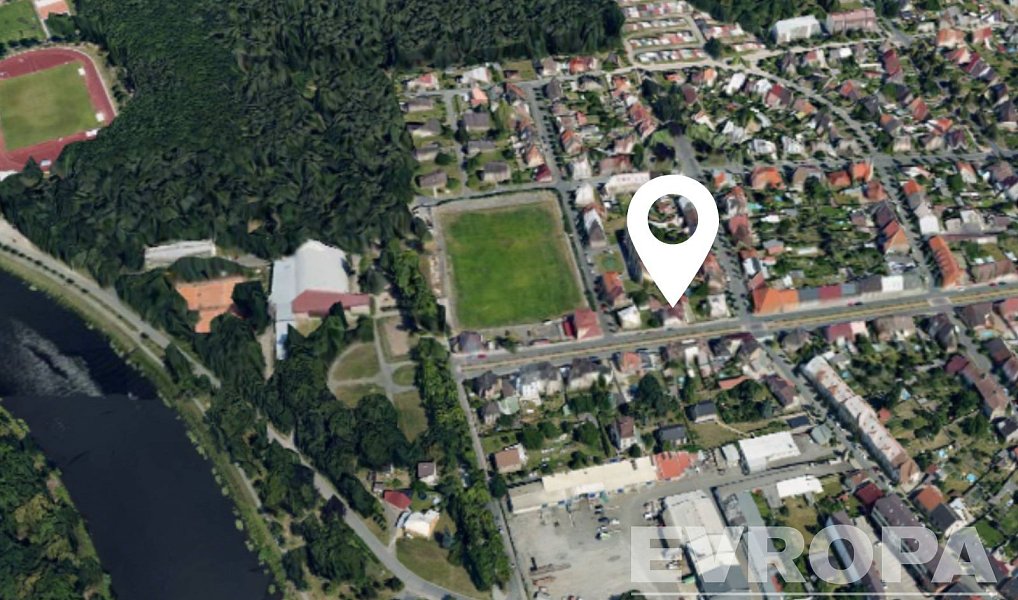 Prodej domu 200 m² s pozemkem 375 m², Kolín – náhled fotky 2