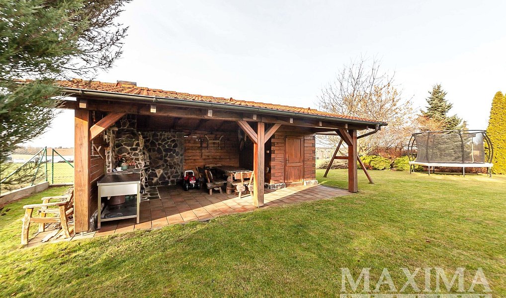 Prodej domu 348 m² s pozemkem 1 135 m², Sulice – náhled fotky 24