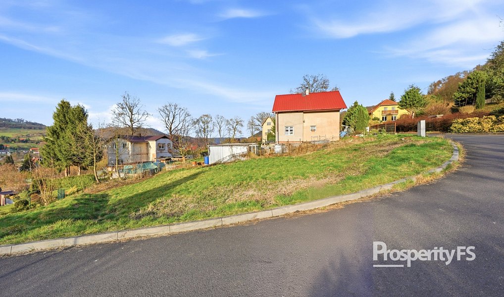 Prodej stavebního pozemku 728 m², Velké Březno – náhled fotky 12