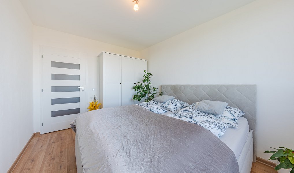 Prodej bytu 3+1 77 m², Nové Strašecí – náhled fotky 12