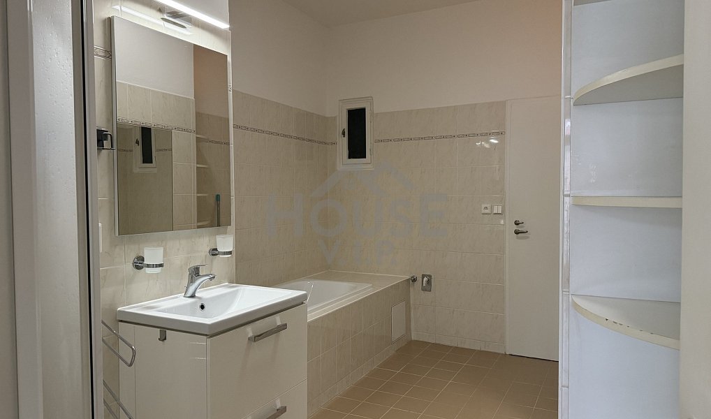 Prodej bytu 4+1 141 m², Praha – náhled fotky 19