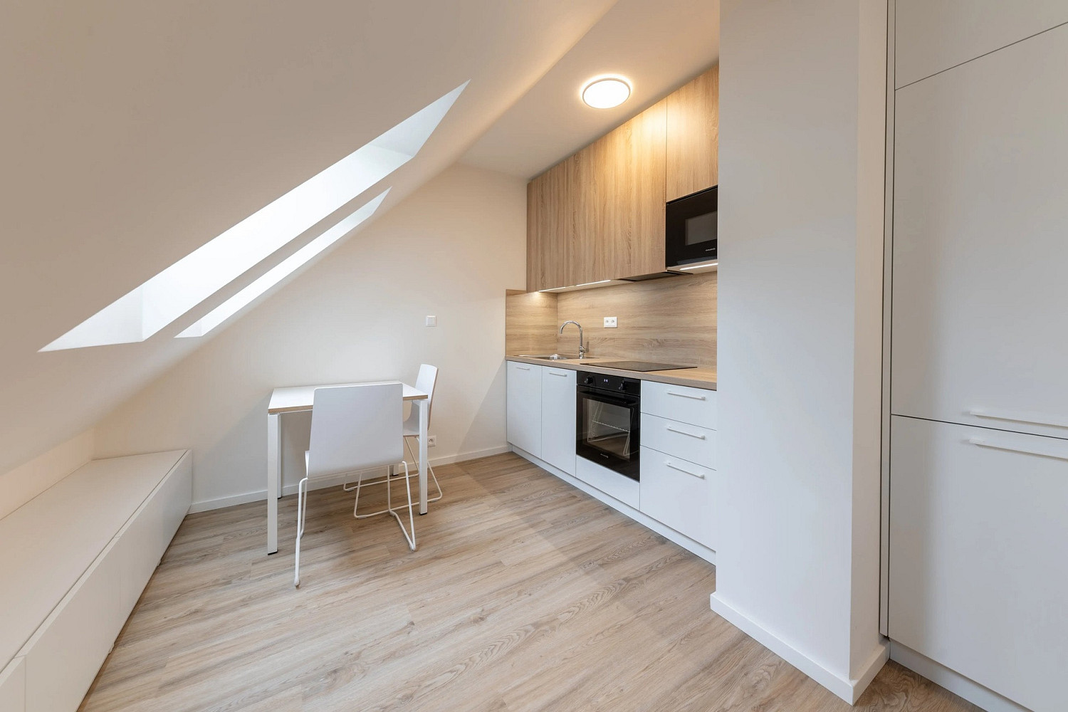 Pronájem bytu 1+kk 30 m², Praha