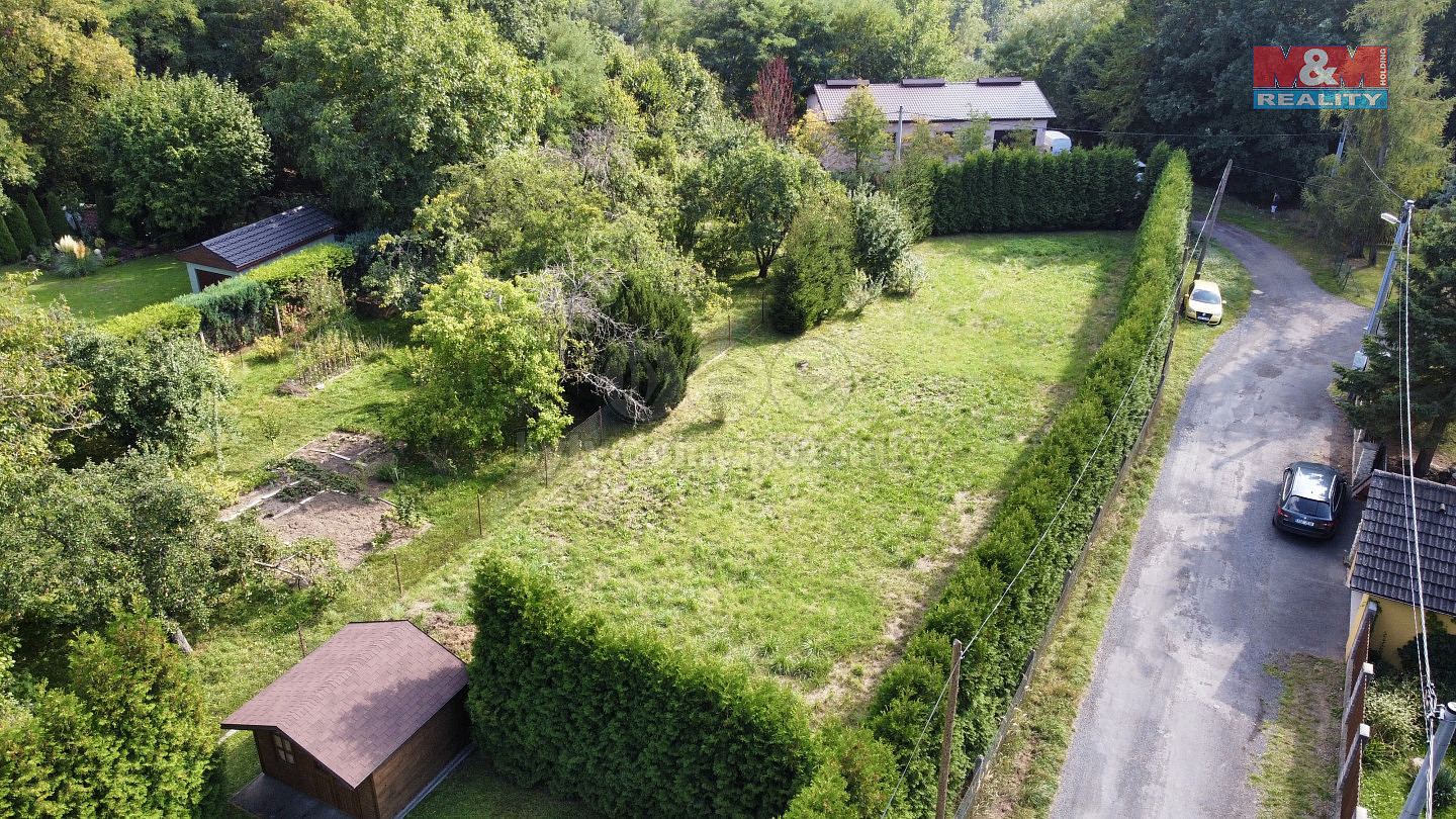Prodej stavebního pozemku 900 m², Ohrobec
