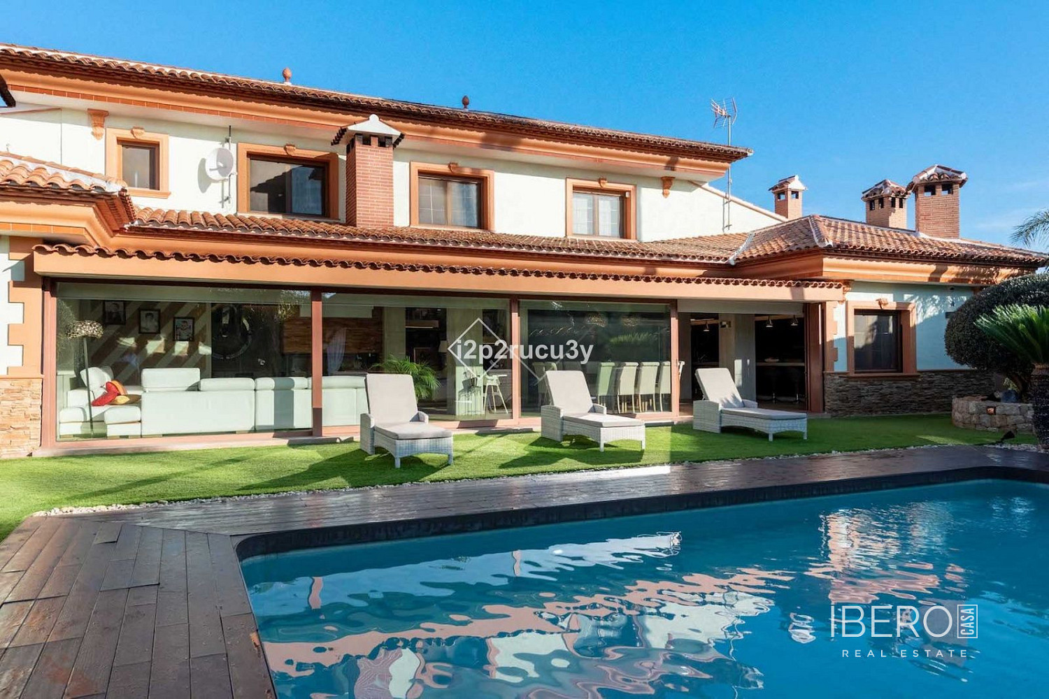 Prodej domu 800 m² s pozemkem 1 133 m²