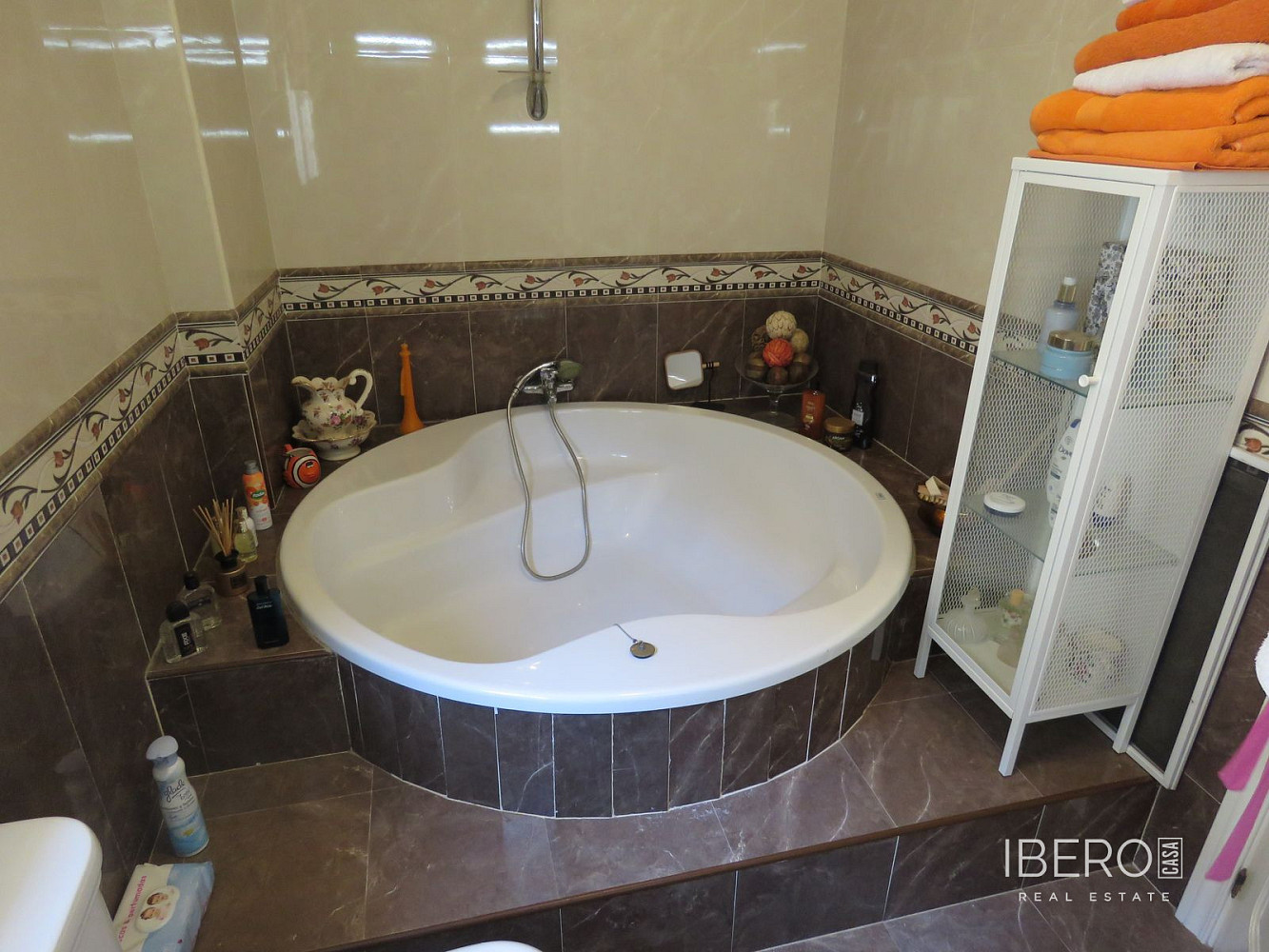 Prodej domu 228 m² s pozemkem 850 m² — photo 2