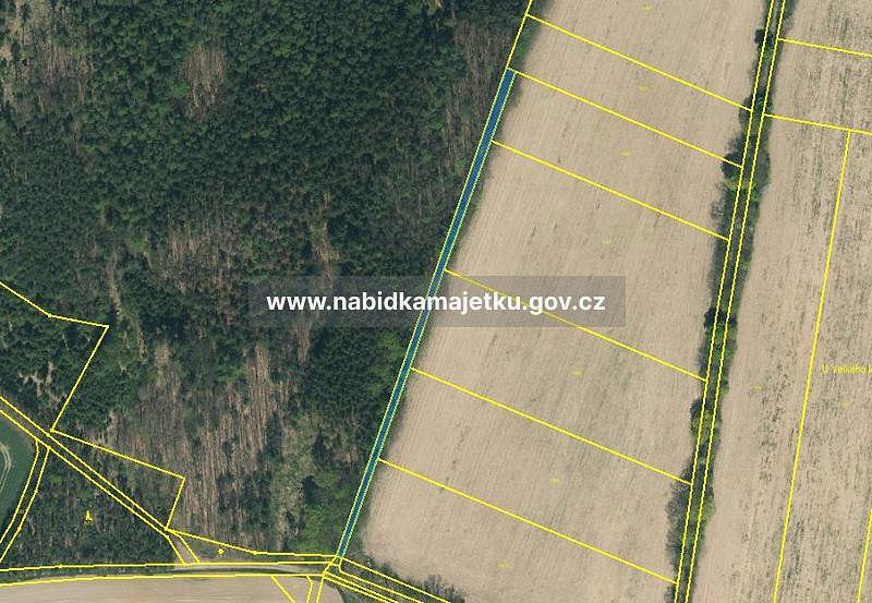 Prodej pole 1 044 m²