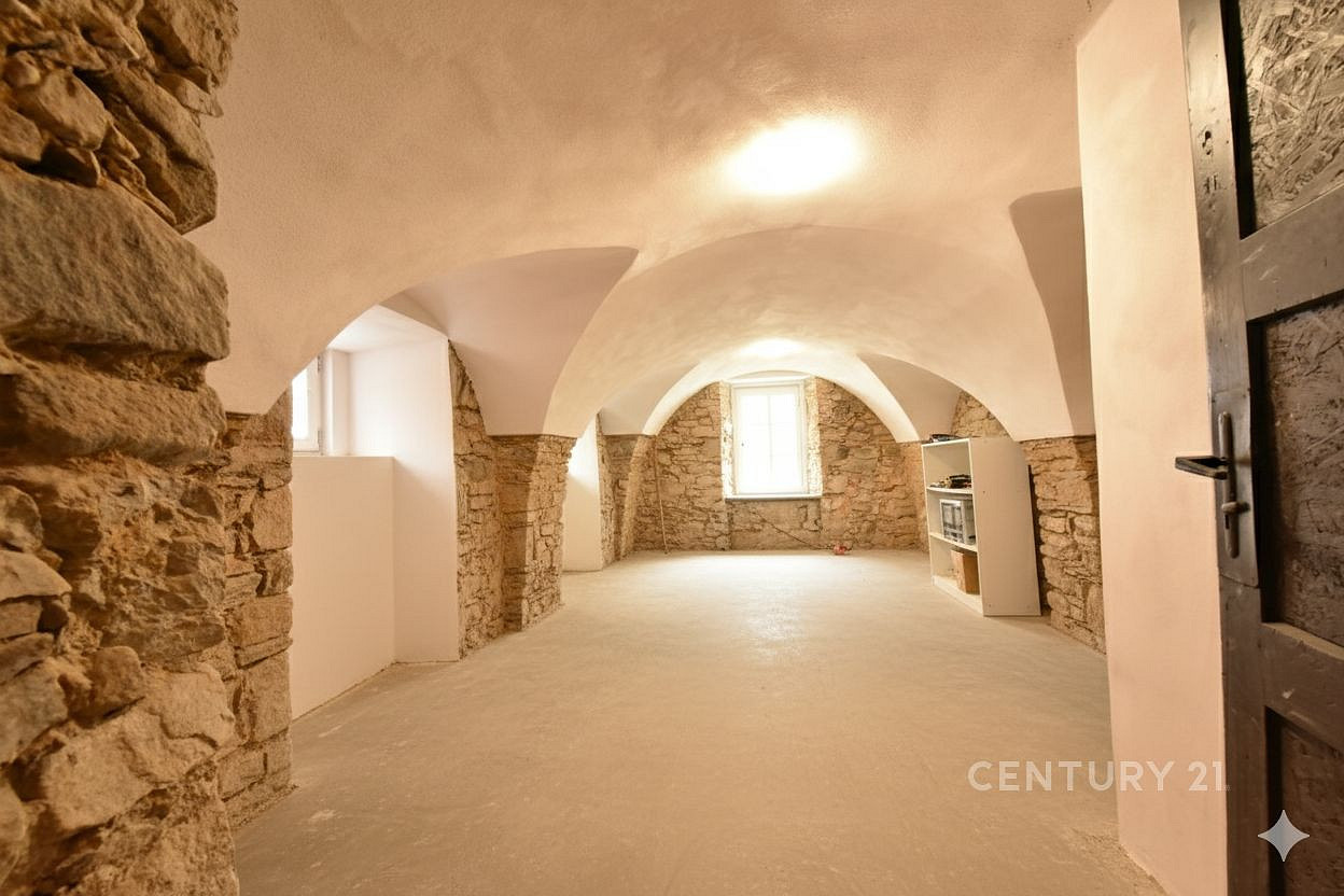 Úžasný sklepní prostor ve Vimperku včetně parkovacího stání