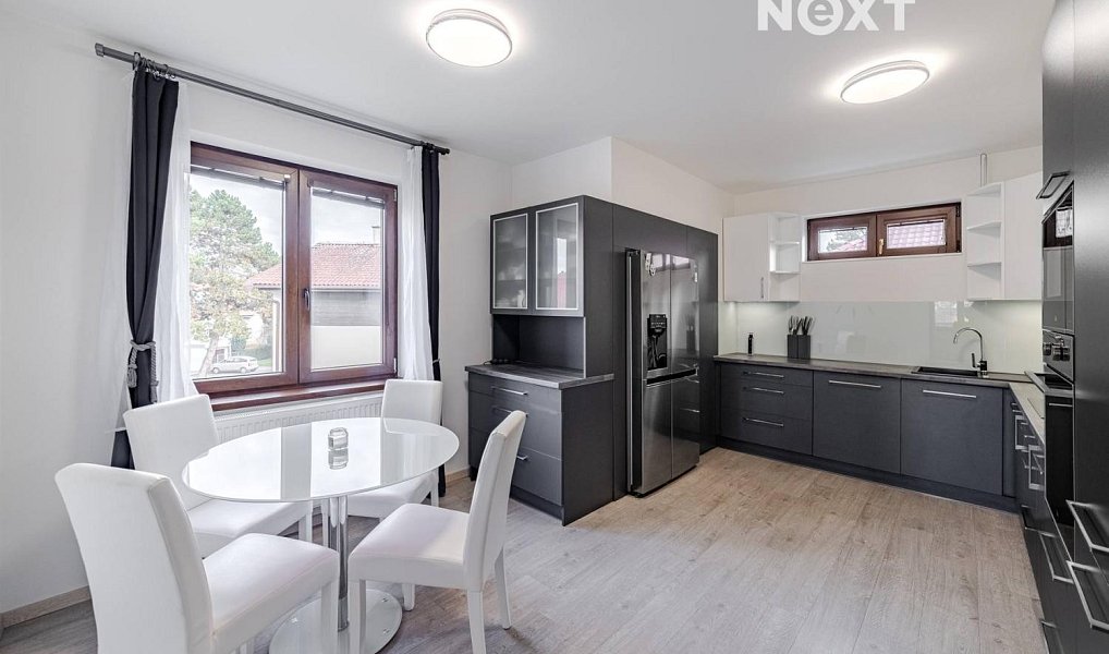 Prodej bytu 3+1 110 m², Praha – náhled fotky 8