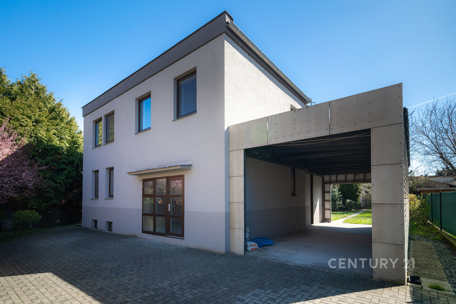 Prodej domu 217 m² s pozemkem 800 m²