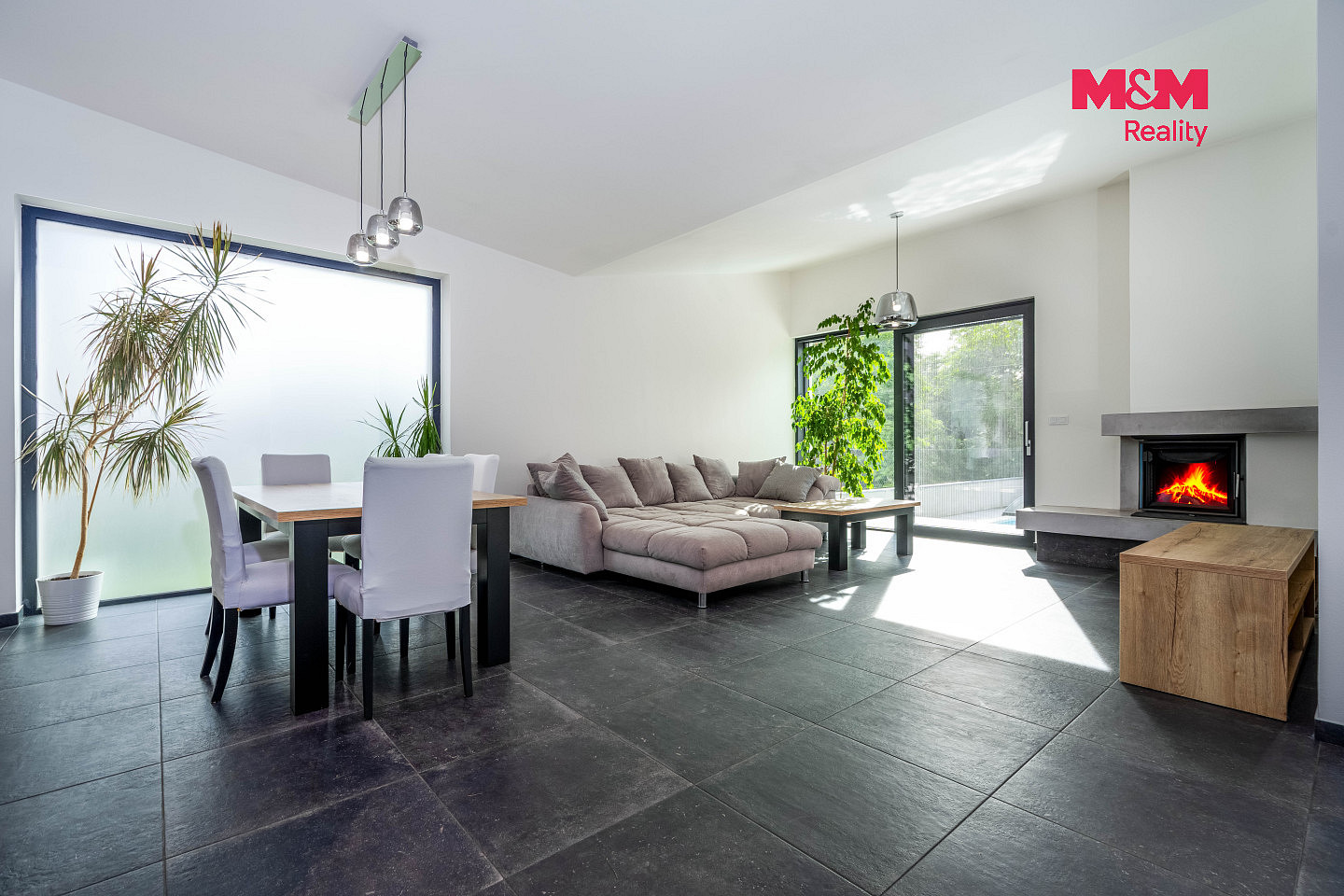 Prodej domu 192 m² s pozemkem 647 m² – fotografie 3