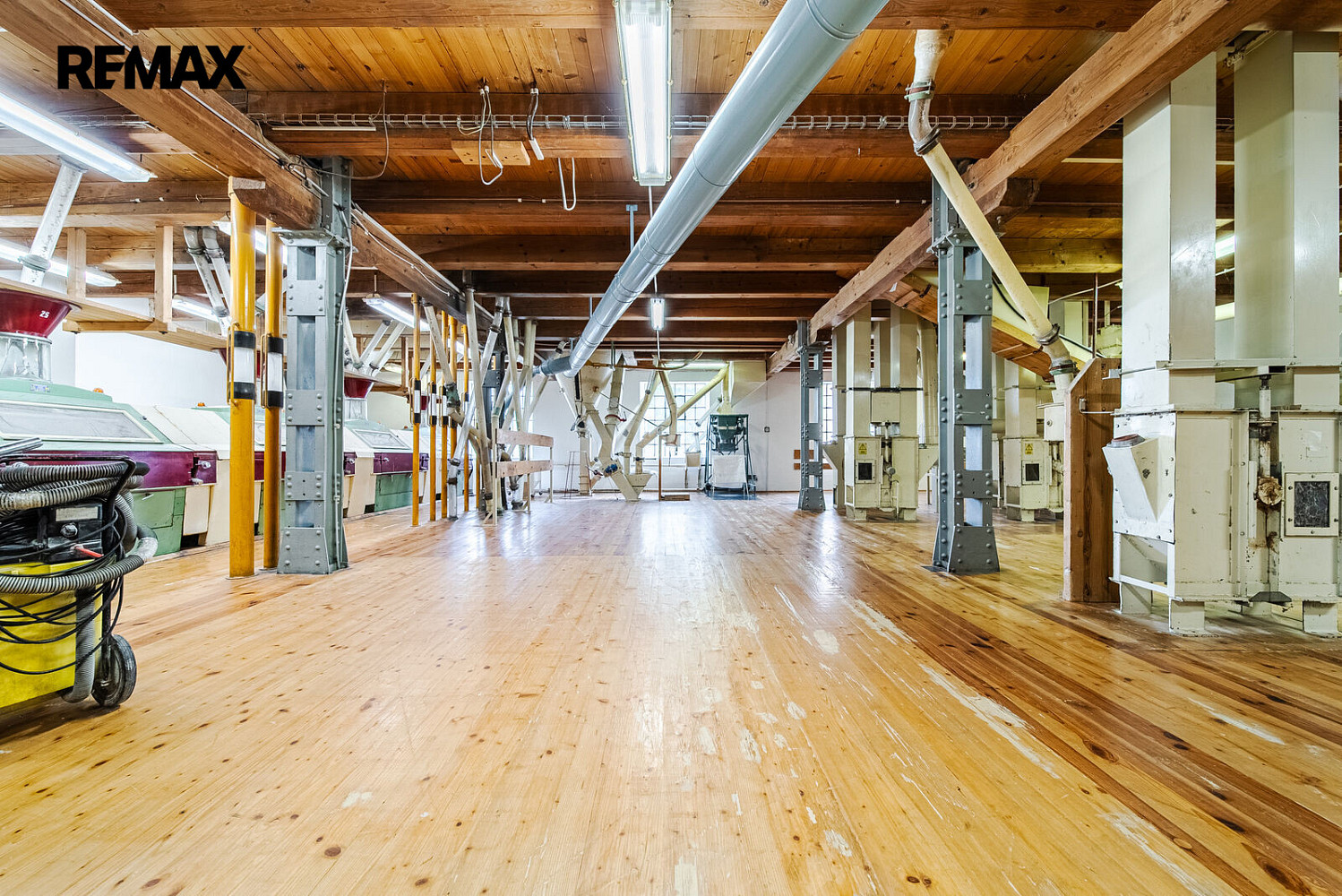 Prodej výrobních prostor 4 050 m² – fotografie 4