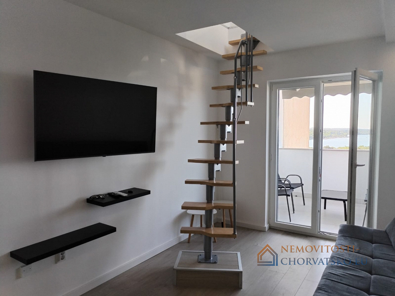 Prodej bytu 6+kk 41 m² – pohled 4