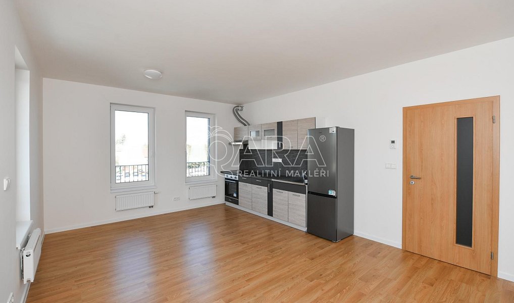 Pronájem bytu 1+kk 32 m², Benešov – náhled fotky 3