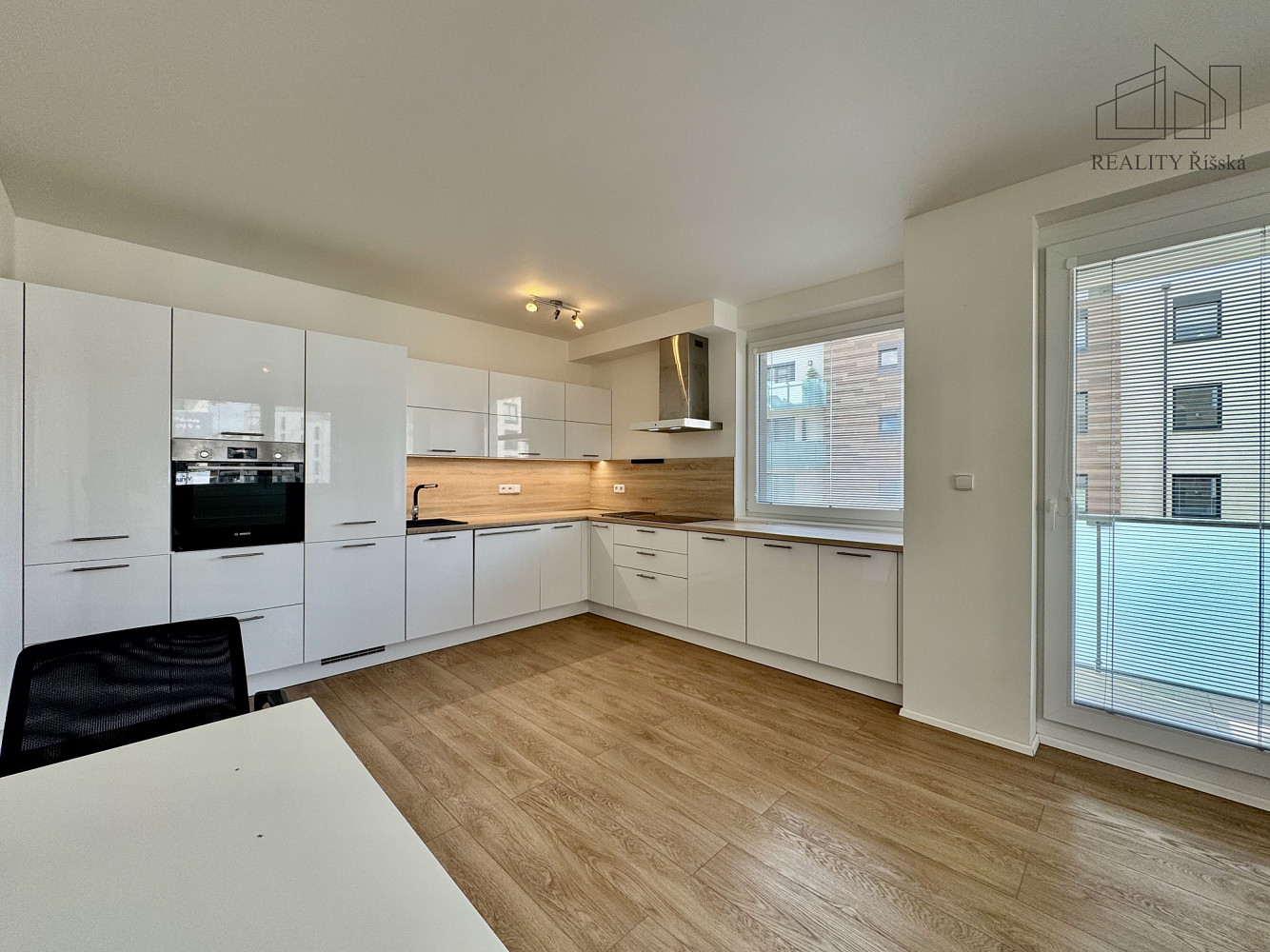 Pronájem bytu 2+kk 57 m² – fotografie 4