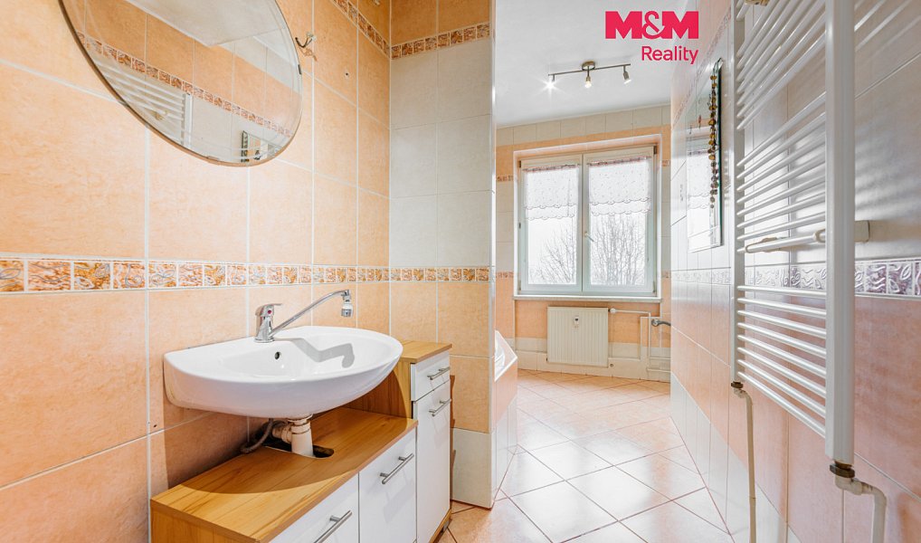 Prodej bytu 3+1 84 m², Bukovany – fotka 1 z 11
